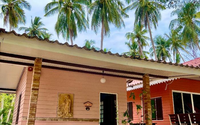 At tree Resort - บ้านกรูด (หลังชมพู)
