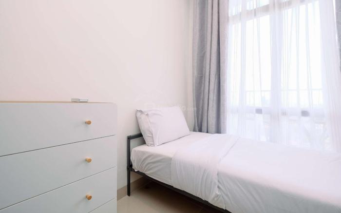 Modern Look 2BR at Vasaka Solterra By Travelio