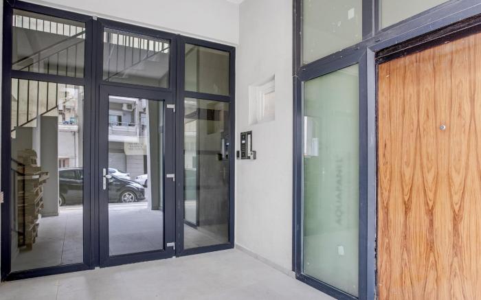 Sanders Old Port - Humble 1-Bdr Apt w Balcony