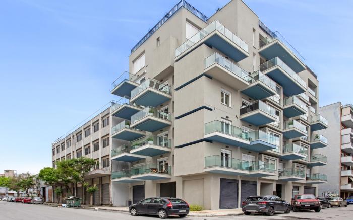 Sanders Old Port - Humble 1-Bdr Apt w Balcony