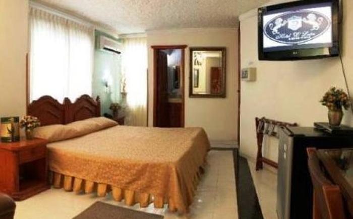 Hotel D' Leon