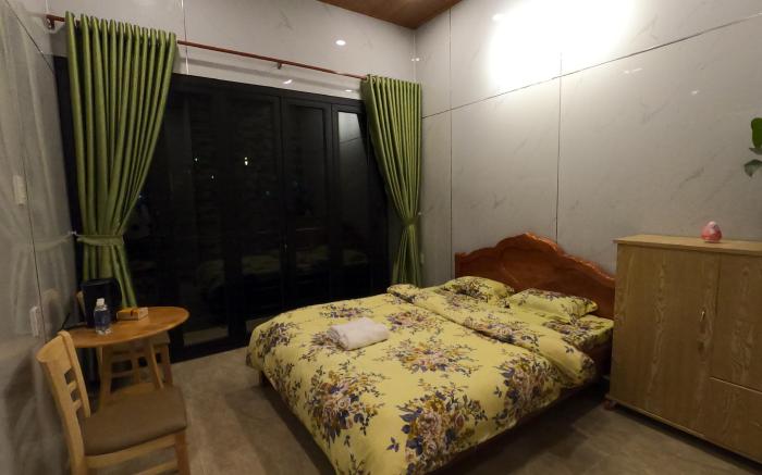 Queen room 2