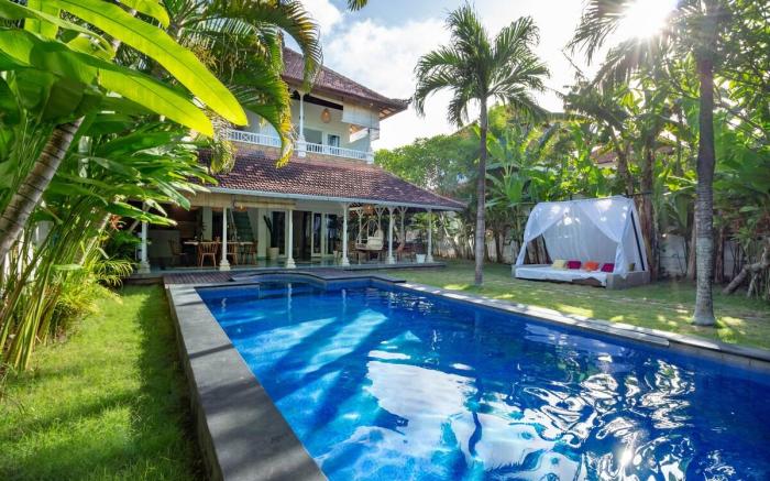 Rustic Tropical Villa - Serene 2Br Holiday Home