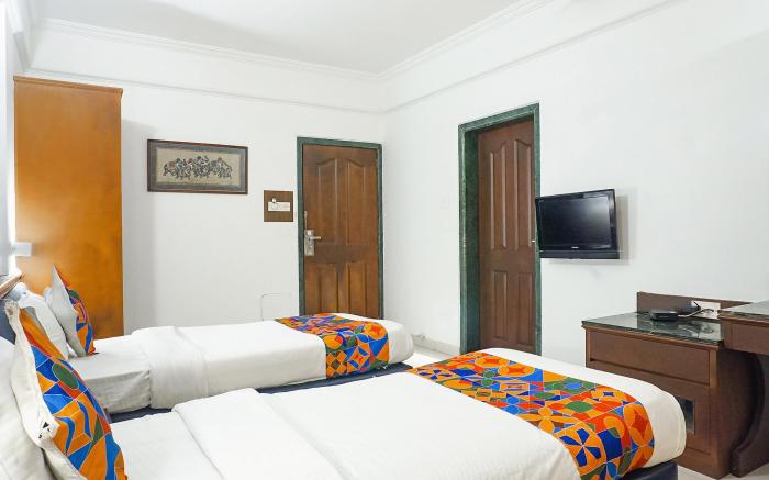 FabHotel Prime Golden Emerald - Nr. St Mary's Church ( C.N.I )