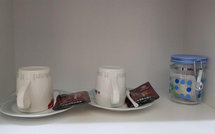 A cozy apartment with an elevator