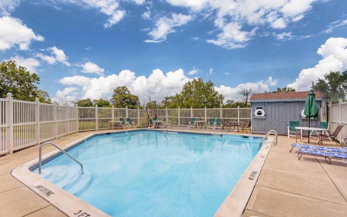 Quality Inn Smoketown - Lancaster Area