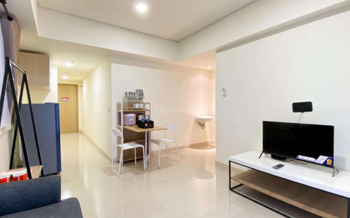 Cozy Living 2BR at Meikarta Apartment By Travelio