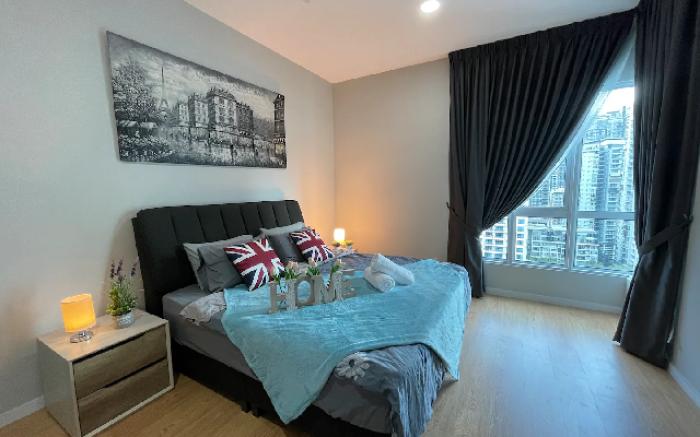 Mont Kiara 3 Room Balcony Free WIFI & Car Park