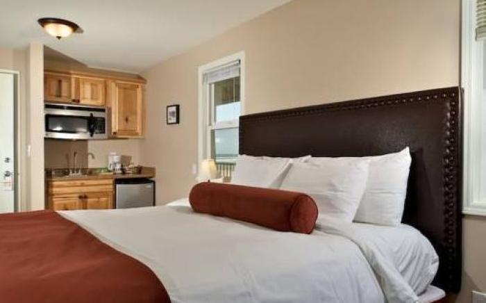 Inn at the Prom Oceanfront