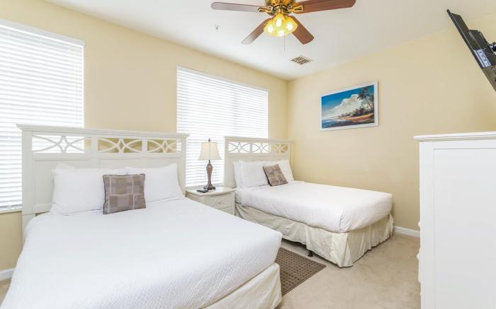 Spacious Vista Cay Townhome *Newly Furnished!*