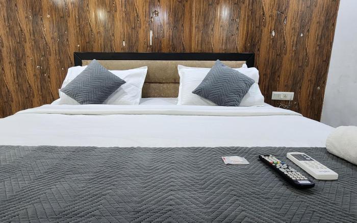 Hotel Crystal Residency Inn
