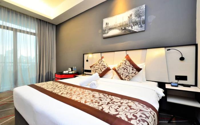 Red M101 by Oak Tree