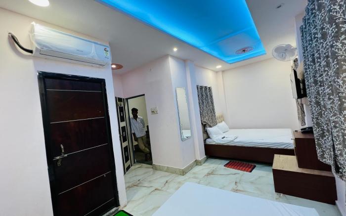 The Bella (P) Guest House 