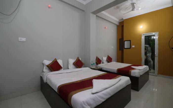 Divisha's Hotel Friends Inn