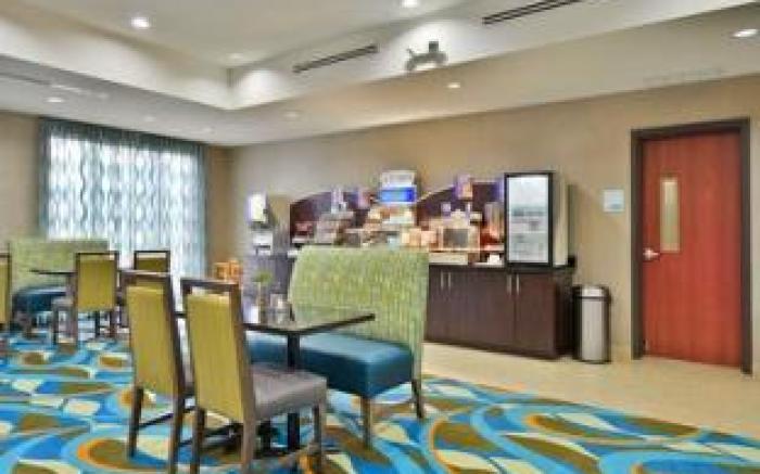 Holiday Inn Express Hotel and Suites Forrest City By IHG