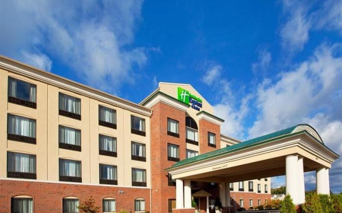 Holiday Inn Express & Suites Utica By IHG