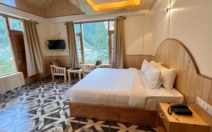 BSR Resort by Apple Orchard