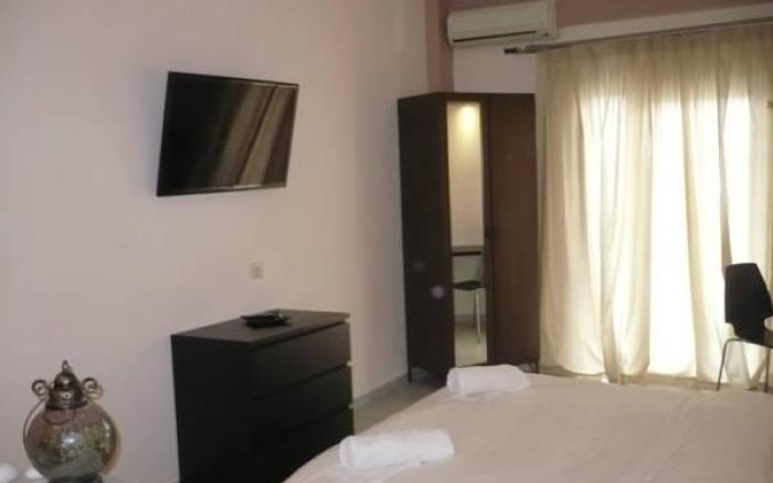 Alexandros Hotel