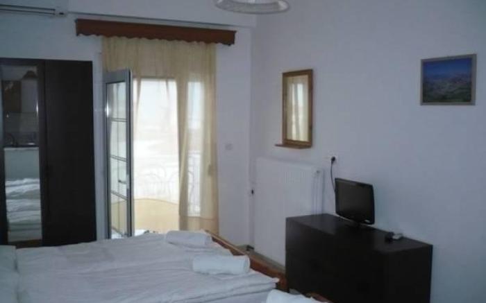 Alexandros Hotel