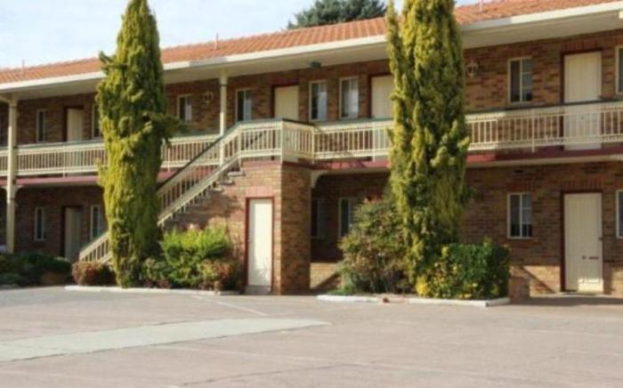 Grand Manor Motor Inn