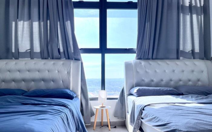 Melaka-City Center Retreat: Stunning Seaview-3 BR