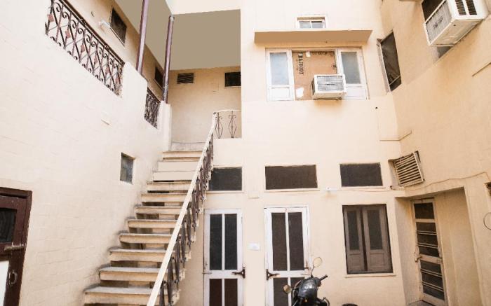 Hotel Raj Guest House 