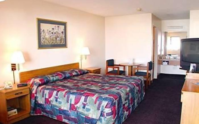 Hallmark Inn and Suites