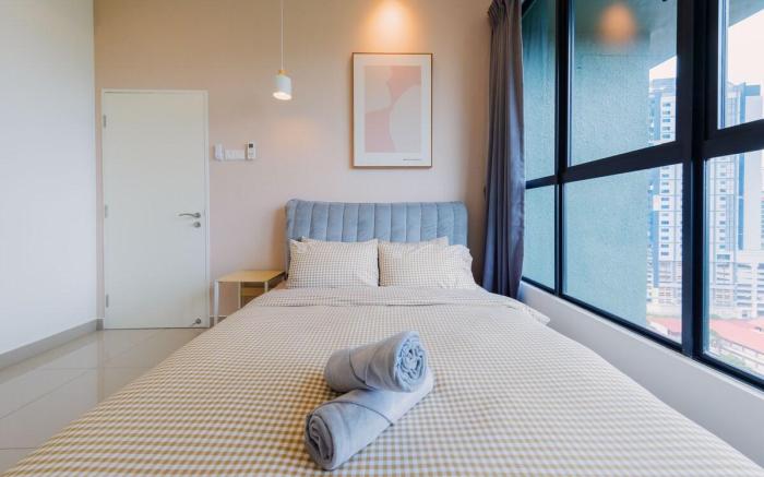 Lavile Infinity Pool , Walk to Sunway Velocity MRT