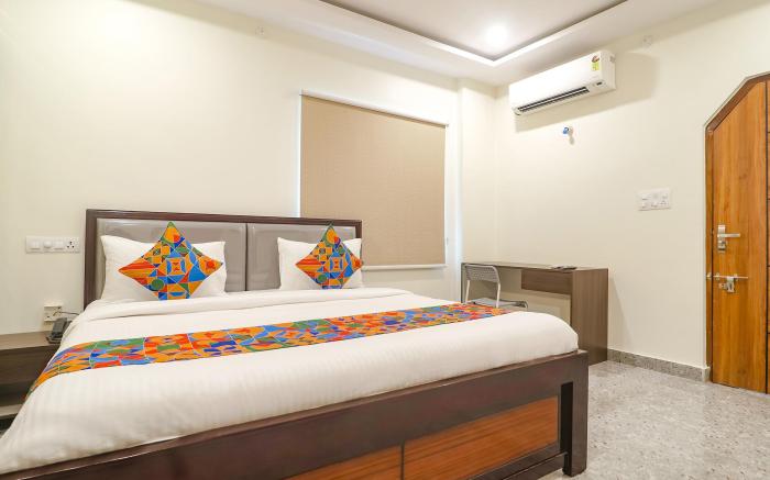 FabExpress RS Living - Nr TCS Deccan Park, Hitech City
