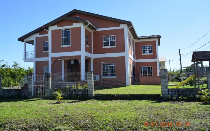 GM Suites Bed & Breakfast 
