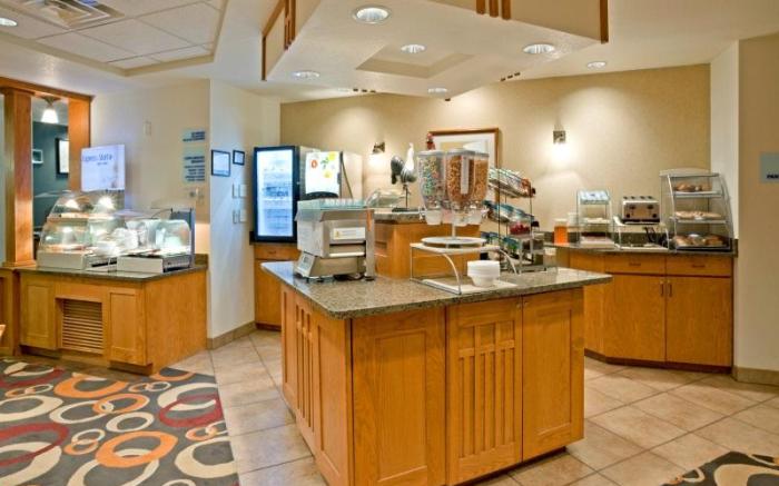Holiday Inn Express & Suites Worthington By IHG