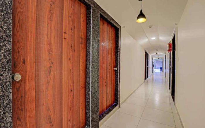 Hotel Alexa - Satellite Prahladnagar, Ahmedabad