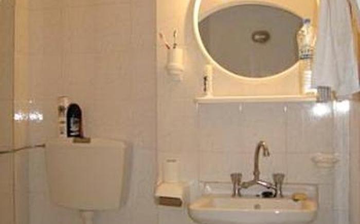 MAR n MAR CROWN HOTEL-SUITES
