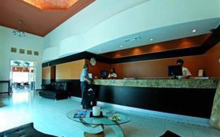 Aurea Hotel and Suites