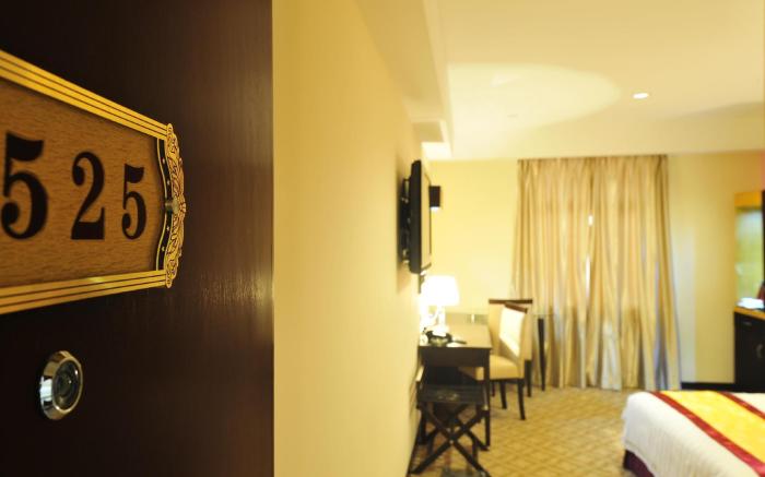 Hallmark Crown Hotel