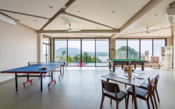 StayVista at Pearl Lakeview Mansion
