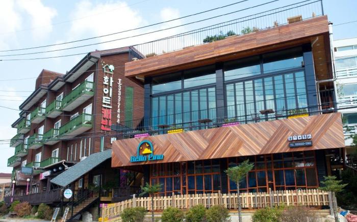 Goodstay White Cabin Pension (Korea Quality)