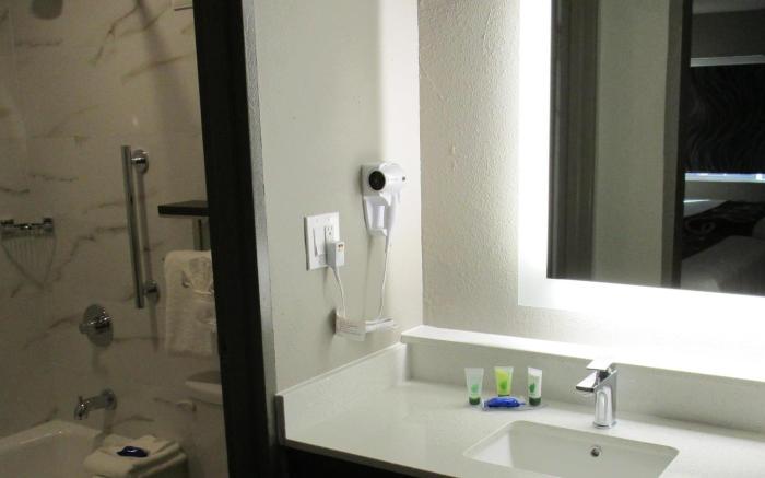 SureStay Plus Hotel by Best Western Point Richmond