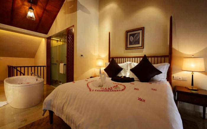 Shixishu Jianguo Yalong Bay Resort