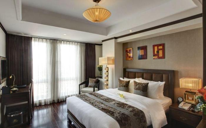 Golden Lotus Luxury Hotel