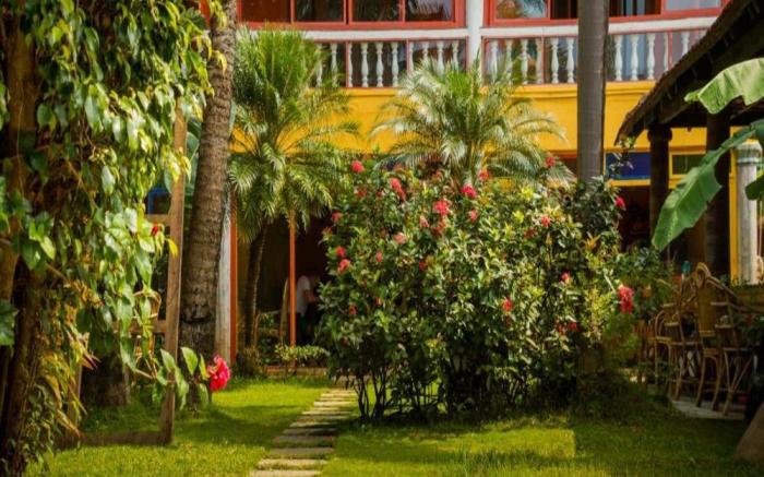 Papa Jolly Eco Resort - Near Morjim