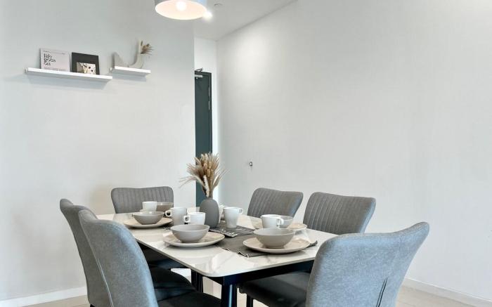 Paradigm Residence, Creamy by Guesthouse (8pax)