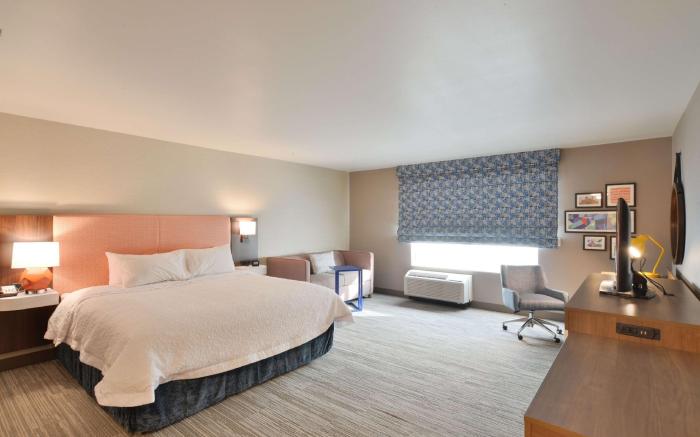 Hampton Inn & Suites Menomonie
