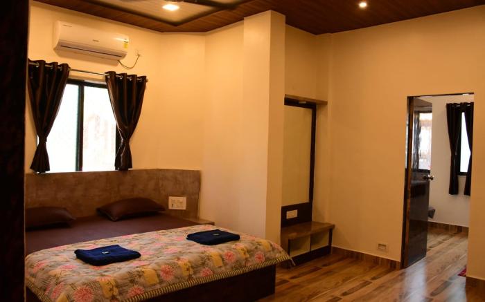 Suyog Hotel