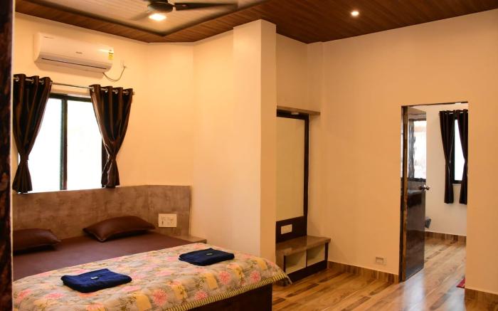 Suyog Hotel