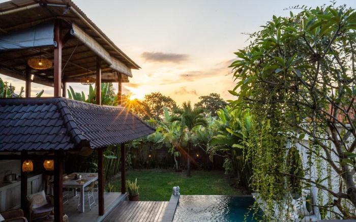 Villa Innerbloom stylish 2 BR with big pool&garden