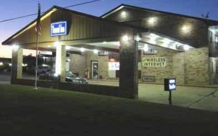 Travel Inn & Suites