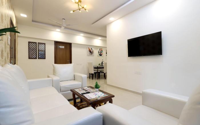 Iconic 3 Bedroom Suite - Borivali East
