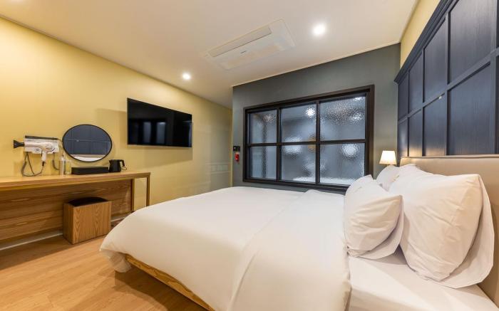 Cheonan Brown Dot Cheonan Station