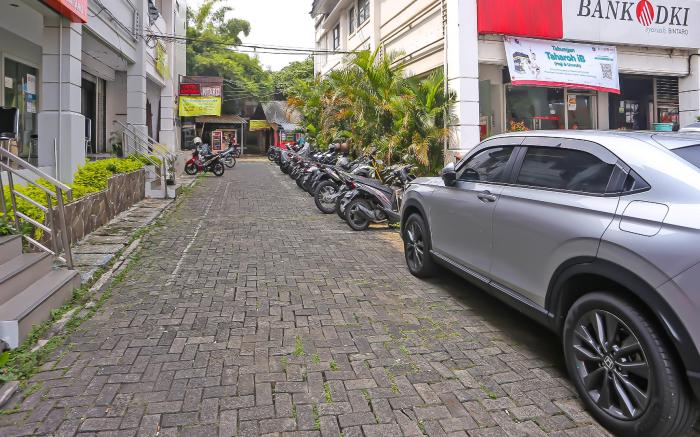 OYO 92677 Hotel Bintaro